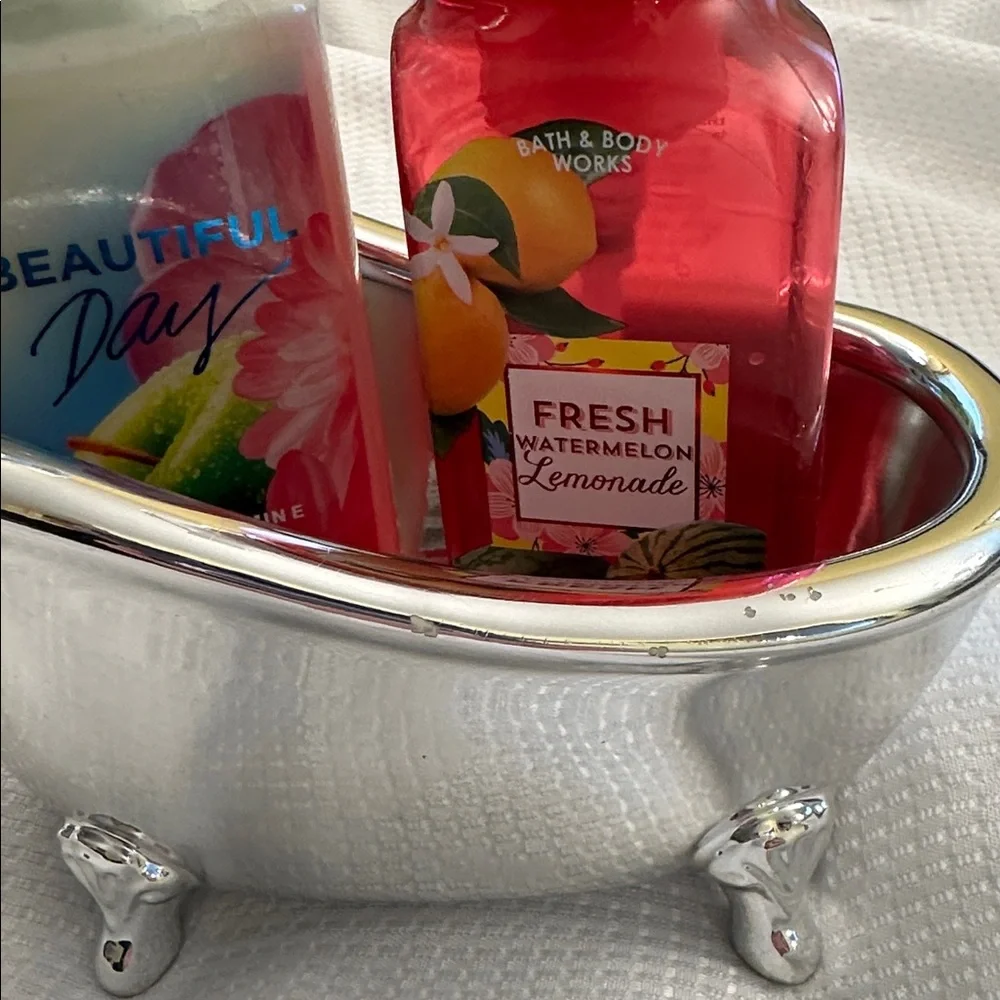 BATH AND BODY WORKS SILVER BATHTUB SOAP LOTION HOLDER BATH TUB CUTE